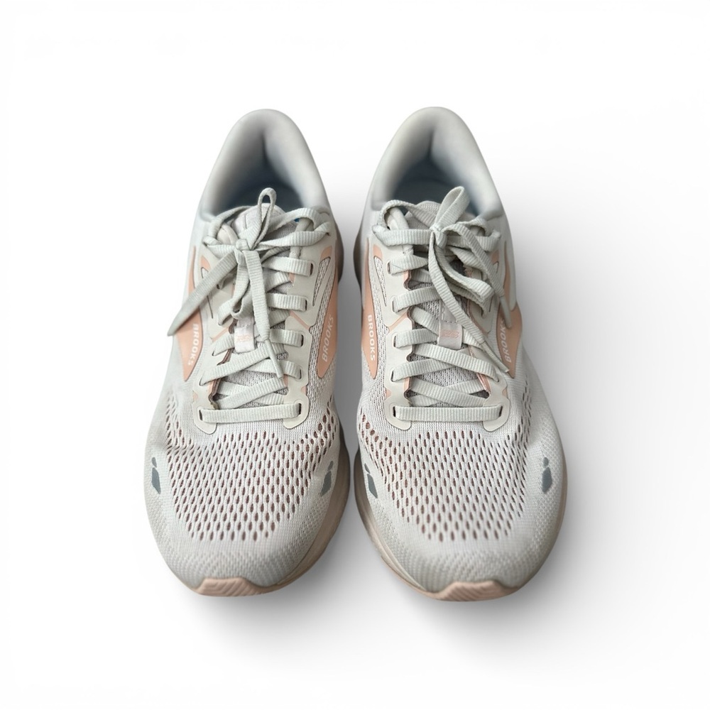Brooks Adrenaline GTS23 Running Shoes Peachish Size 10